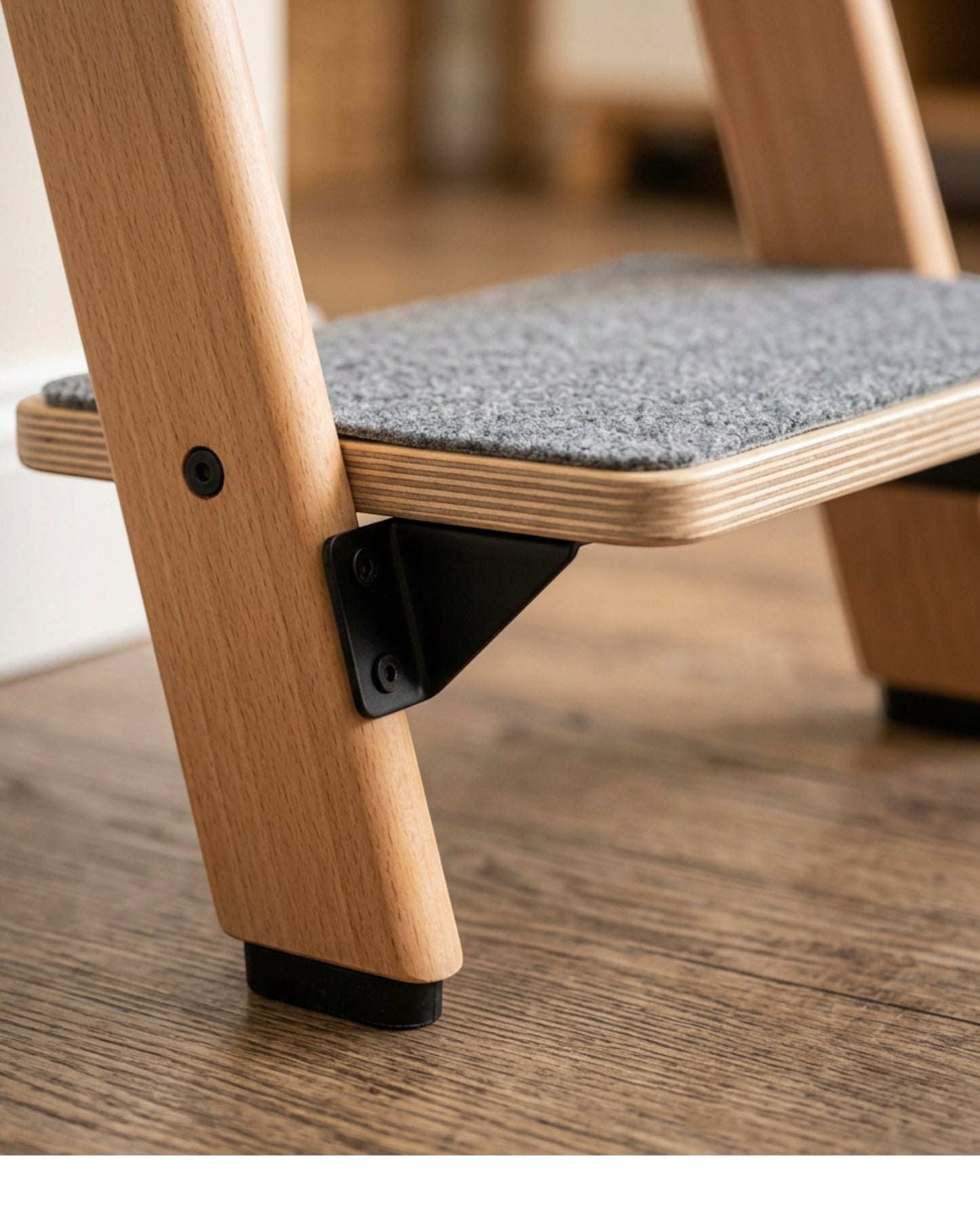 Biont Leaning Beech Ladder Cat Tree 140 cm Natural - Detail view